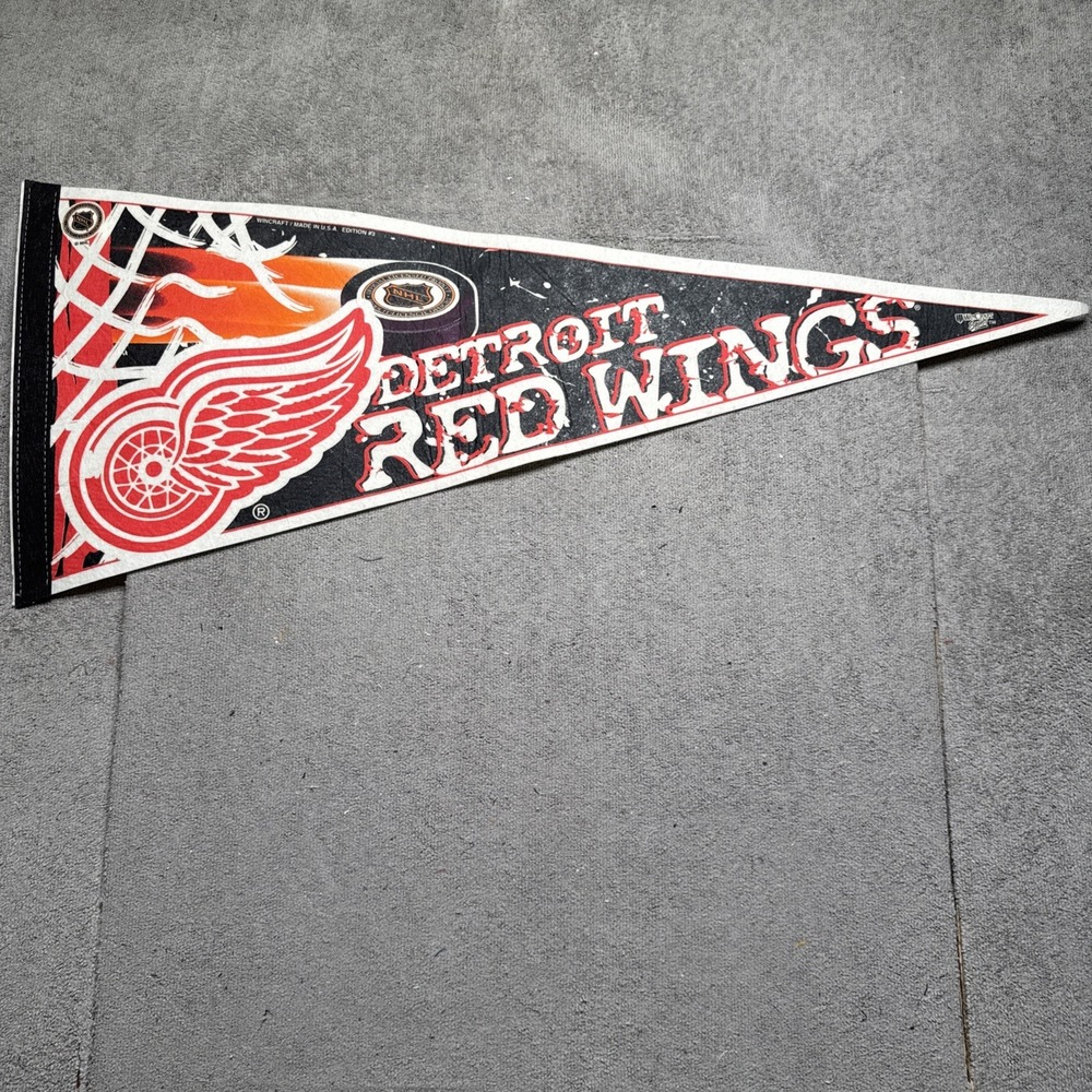 Detroit Red Wings NHL Pennant WinCraft‎ Vintage Style Hockey Wall Decor